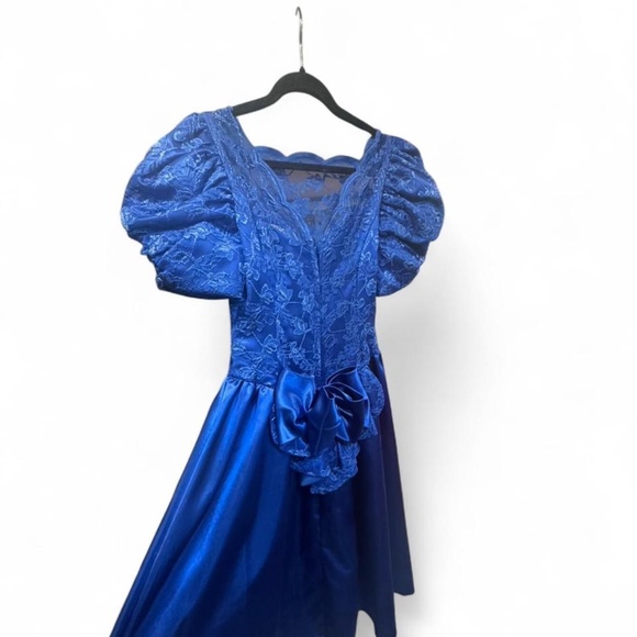 80s/90s royal blue STUNNING prom dress with poofy sleeves - Picture 2 of 8